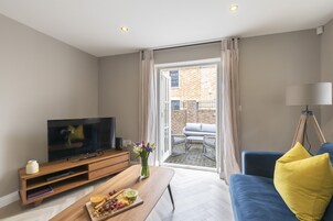 Standard Apartment, 2 Bedrooms | Living area