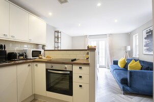 Standard Apartment, 2 Bedrooms | Private kitchen