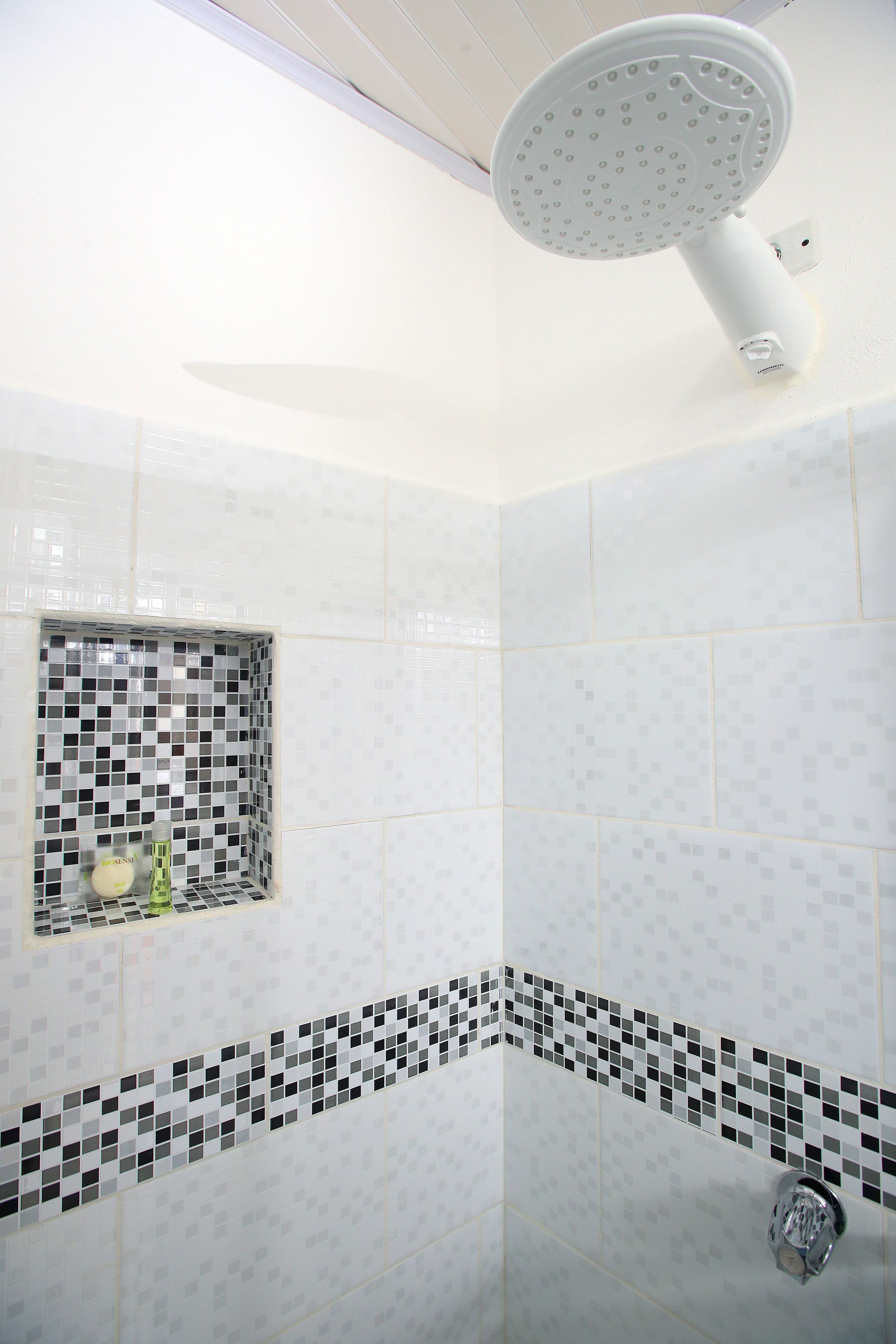 shower, free toiletries, towels