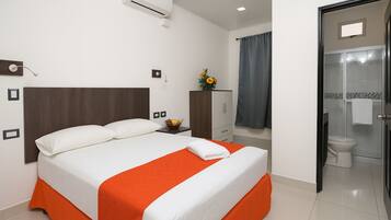 Deluxe Double Room | 1 bedroom, hypo-allergenic bedding, minibar, in-room safe