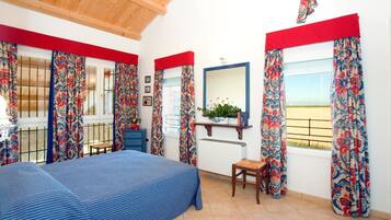 Soundproofing, free WiFi, bed sheets