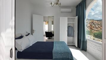 Gold House | 2 quartos, cofres nos quartos, escrivaninha