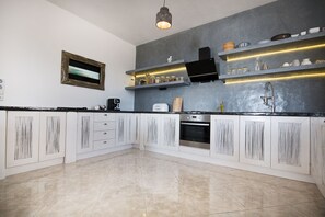 Private kitchen - Krios Luxury Suites (Paros)