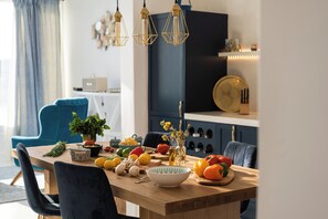 Gold House | Esszimmer