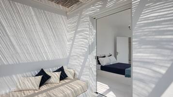 Gold House | Terrace/patio