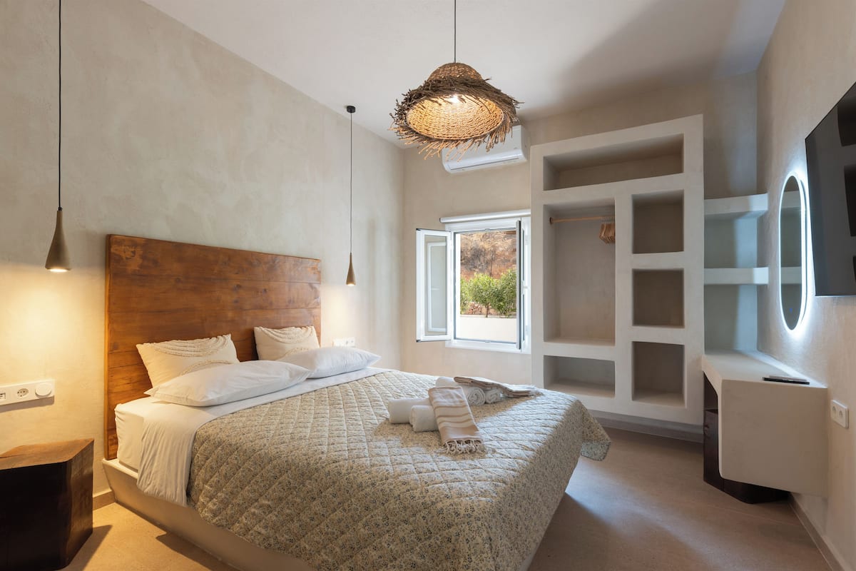 Rame House | 2 bedrooms, in-room safe, desk, iron/ironing board