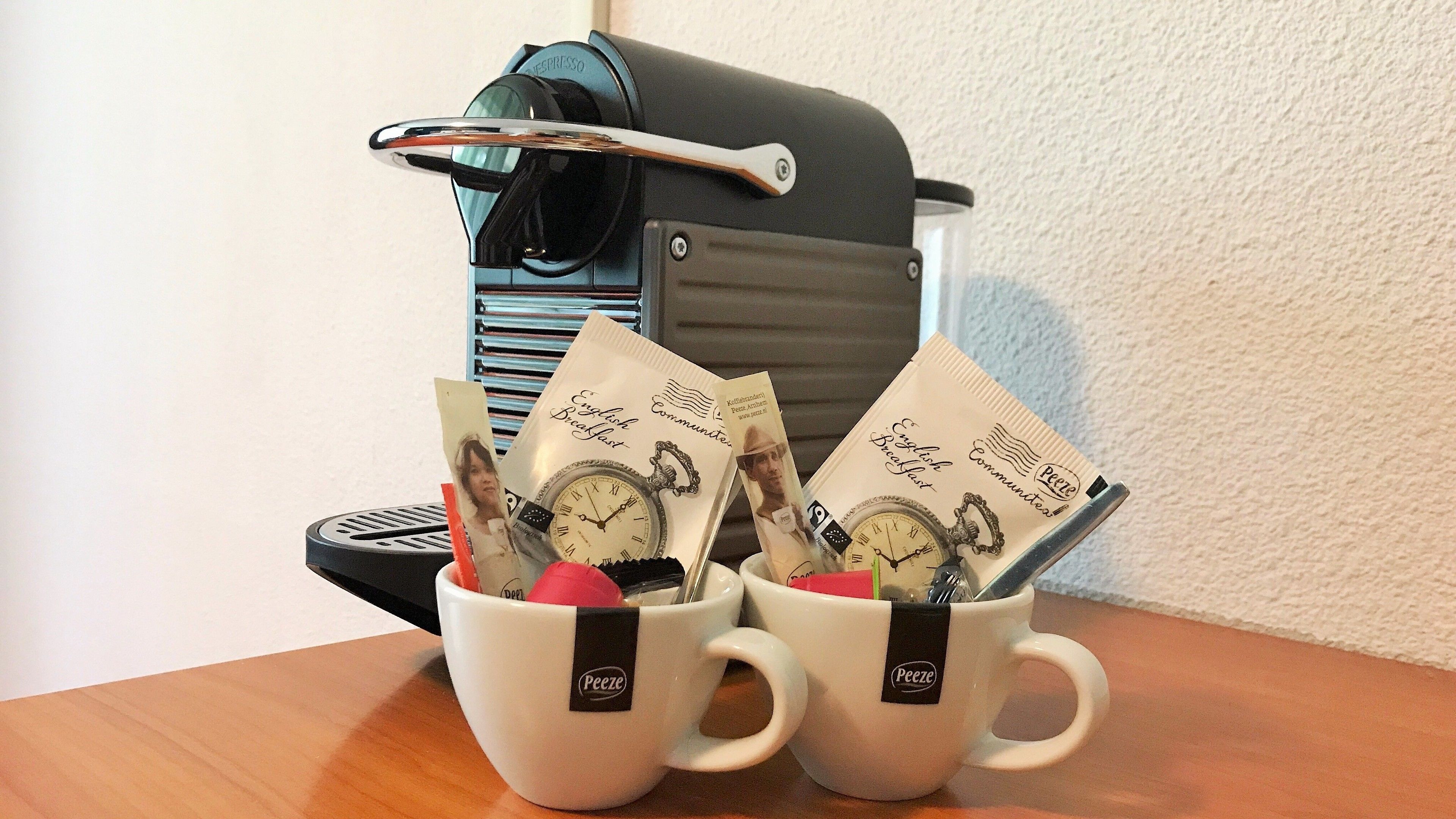 premium twin room | coffee and/or coffee maker