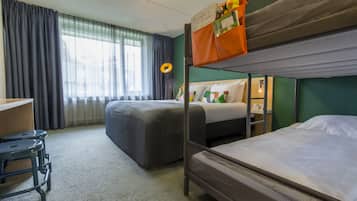 Family Room | Hypo-allergenic bedding, in-room safe, desk, blackout drapes