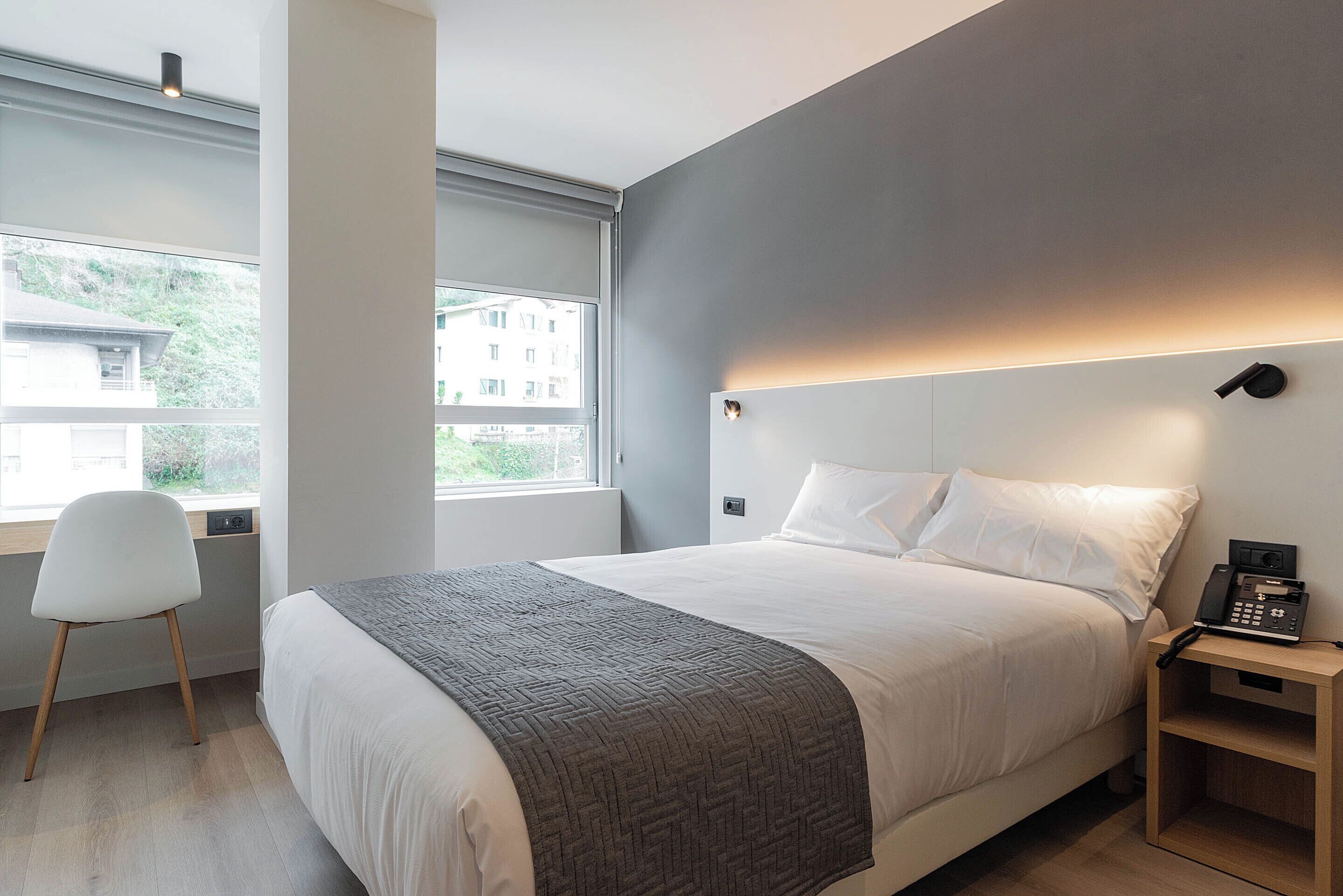 Single Room | In-room safe, blackout drapes, soundproofing
