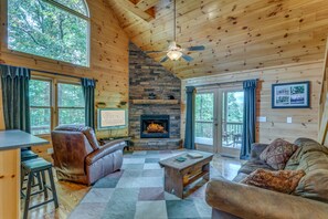 Living room - Treetops (Copperhill)