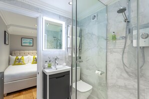 Luxury Apartment, Ensuite, Courtyard View (Beaches Brighton) | Bathroom - Beaches Brighton 1 (Brighton)