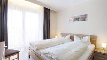 Standard-Doppelzimmer | Minibar, Zimmersafe, Schreibtisch, Verdunkelungsvorhänge