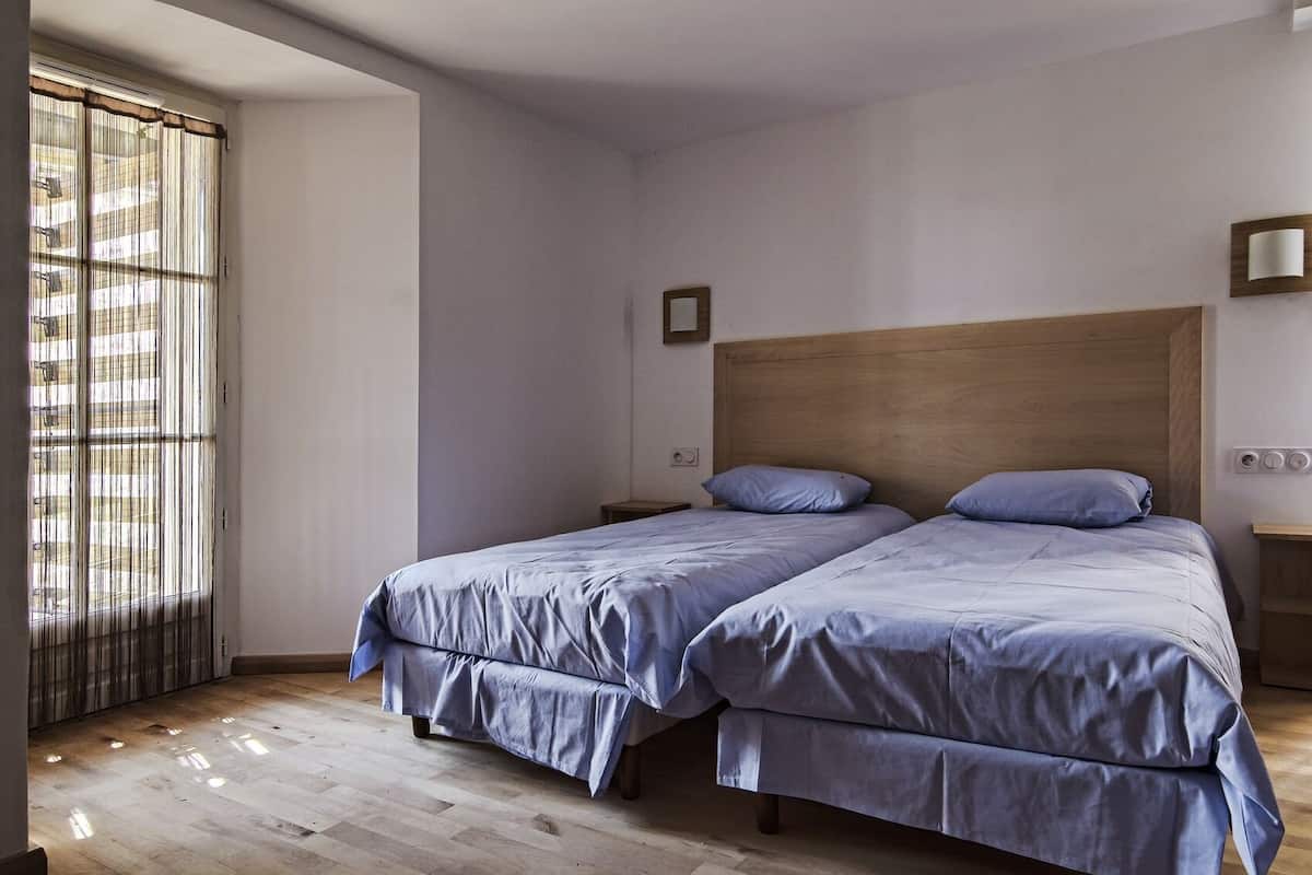 standard triple room, ensuite (chambre rez de chaussée)