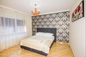 Familie appartement, 2 slaapkamers, niet-roken | 2 slaapkamers, een bureau, gratis wifi, beddengoed