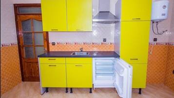 Family Apartment, 2 Bedrooms, Non Smoking | Private kitchenette | Fridge, cookware/dishes/utensils