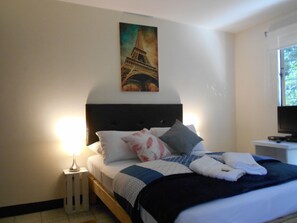 Chambre Double Confort, 1 lit double, fumeurs, vue jardin | Fer et planche à repasser, Wi-Fi gratuit, draps fournis