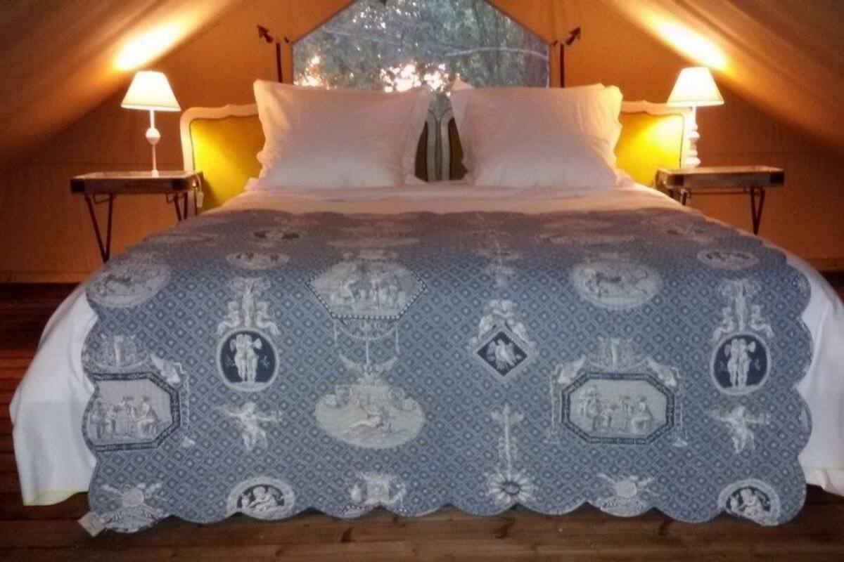 Eugénie Lodge | In-room safe, free cots/infant beds, free WiFi, bed sheets