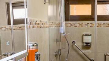 Shower, free toiletries, hair dryer, towels