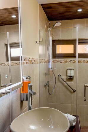 Shower, free toiletries, hair dryer, towels