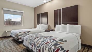 Superior-Zimmer, 2 Doppelbetten, barrierefrei, Nichtraucher (Roll-In Shower) | Schreibtisch, Verdunkelungsvorhänge, Bügeleisen/Bügelbrett