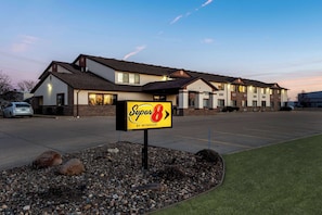 Exterior - Super 8 by Wyndham Oelwein (Oelwein)