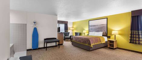 Suite « Premier », 1 très grand lit, non-fumeurs (Second Floor) | Bureau, fer et planche à repasser, Wi-Fi gratuit, draps fournis