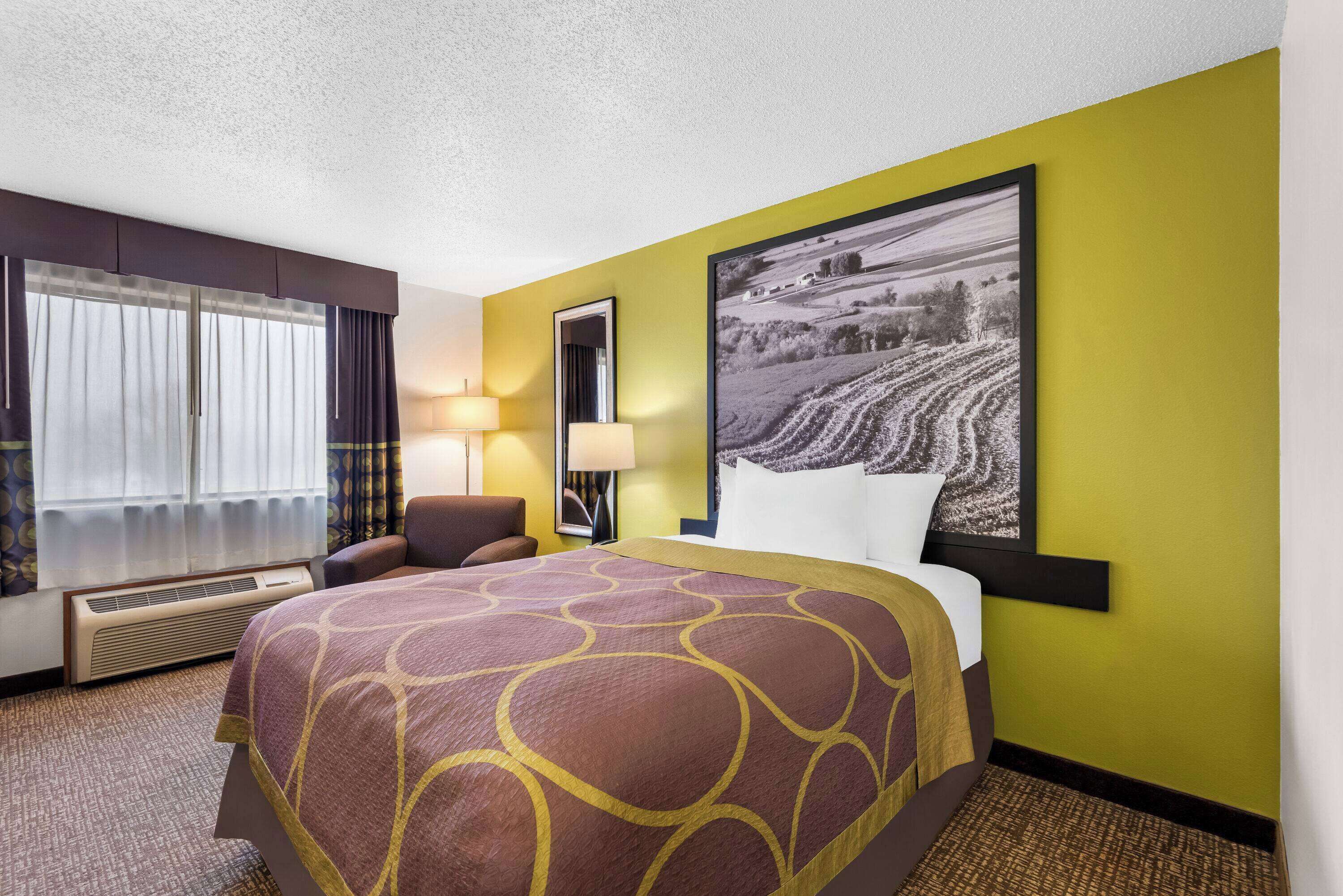 room, 1 queen bed, non smoking | desk, iron/ironing board, free wifi, bed sheets