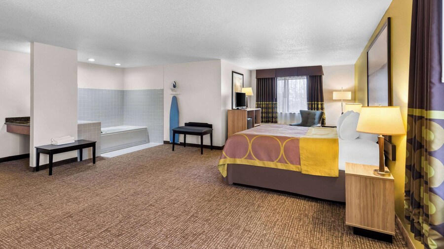 Super 8 by Wyndham Oelwein