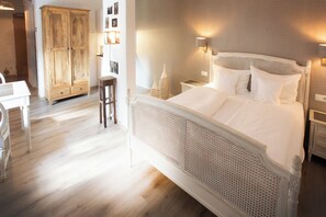 Comfort Double Room | Hypo-allergenic bedding, desk, free WiFi, bed sheets - Hotel Hüttenmühle (Hillscheid)