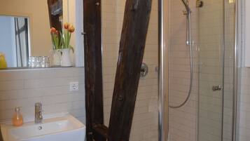 Standard Double Room, Private Bathroom, City View | Bathroom