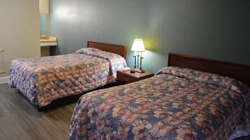 Kahden hengen huone | Pimennysverhot, ilmainen Wi-Fi, vuodevaatteet