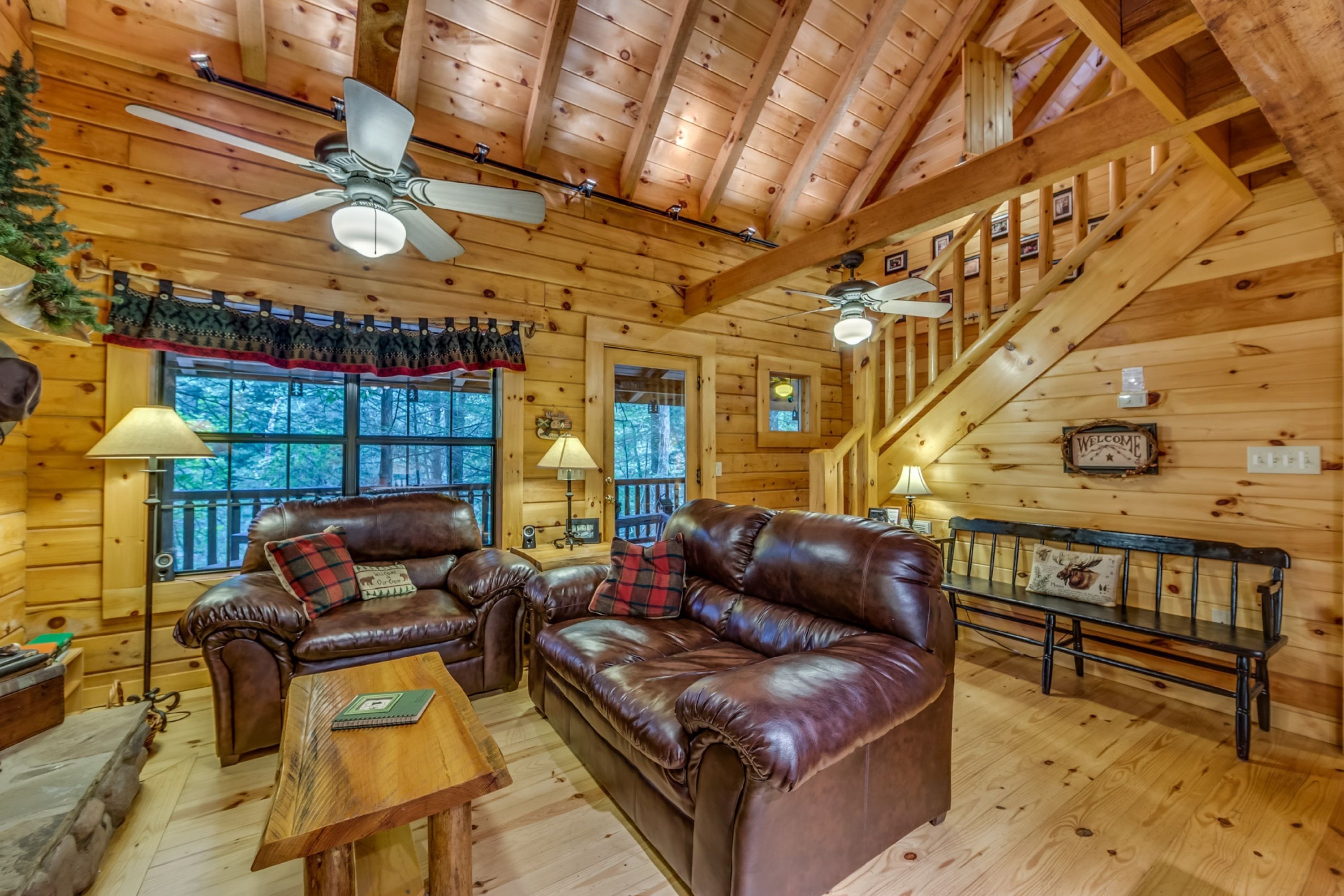 House, Multiple Beds, Non Smoking | Living room | Flat-screen TV, fireplace
