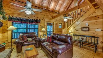 House, Multiple Beds, Non Smoking | Living room | Flat-screen TV, fireplace