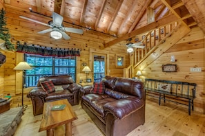 House, Multiple Beds, Non Smoking | Living room