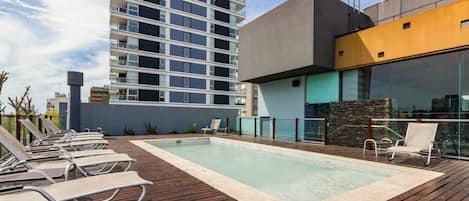 Kolam renang outdoor