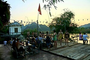 Se sirven desayunos, almuerzos, cenas y cocina local 