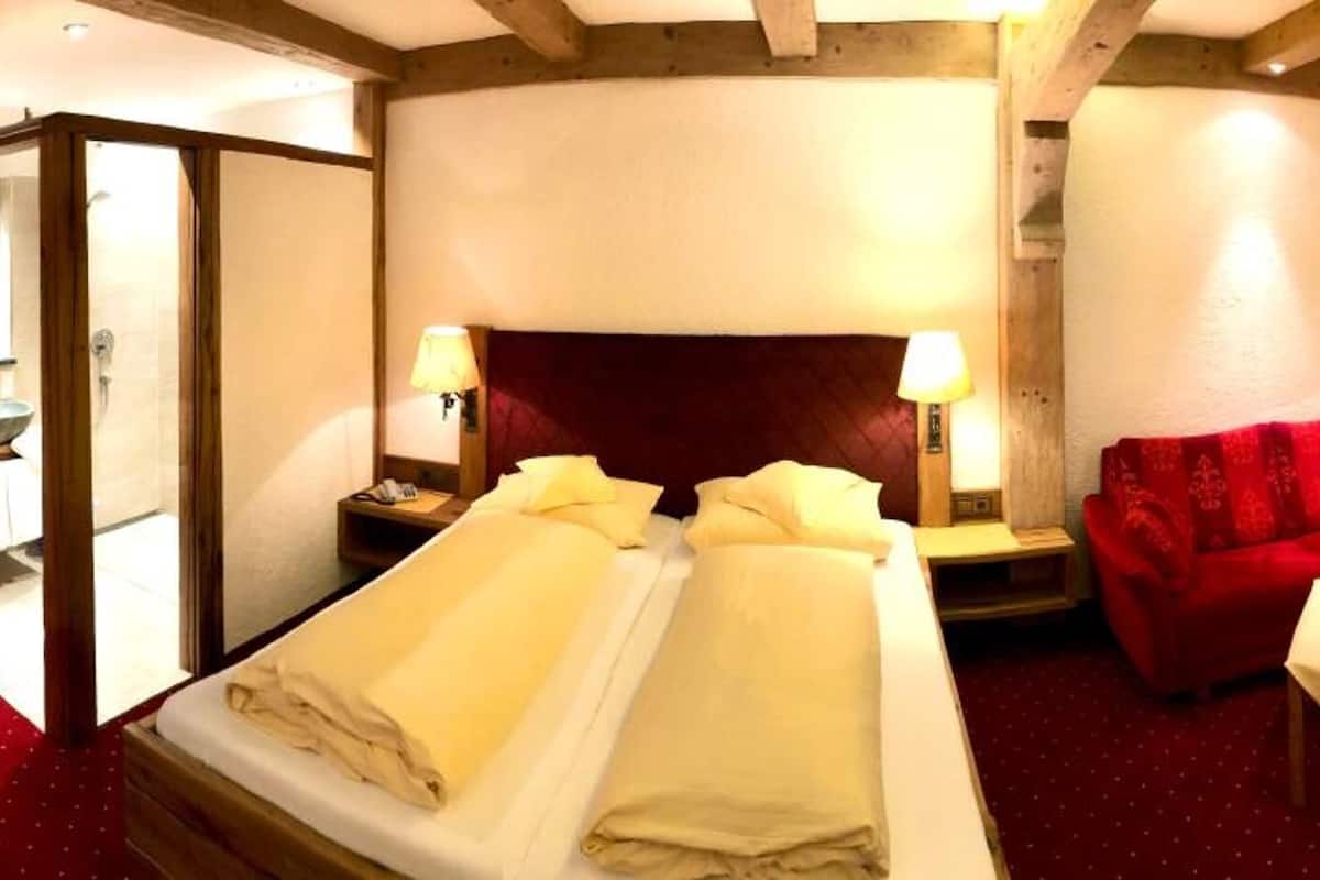 1 bedroom, hypo-allergenic bedding, in-room safe, desk