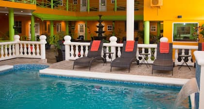 Beverly's Oasis Suites