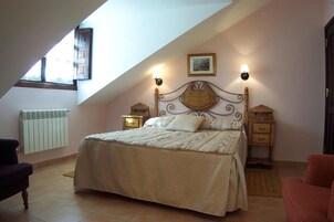 14 dormitorios, cortinas opacas, wifi gratis y ropa de cama