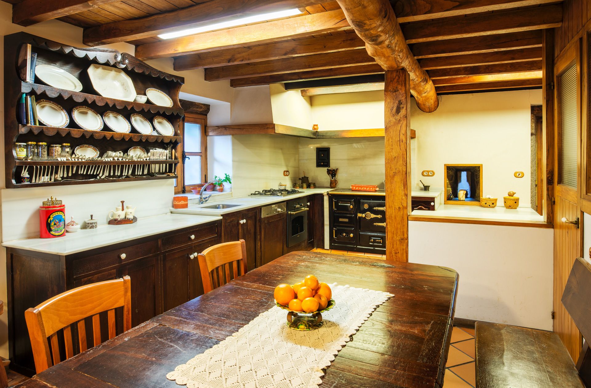 Free local cuisine breakfast 