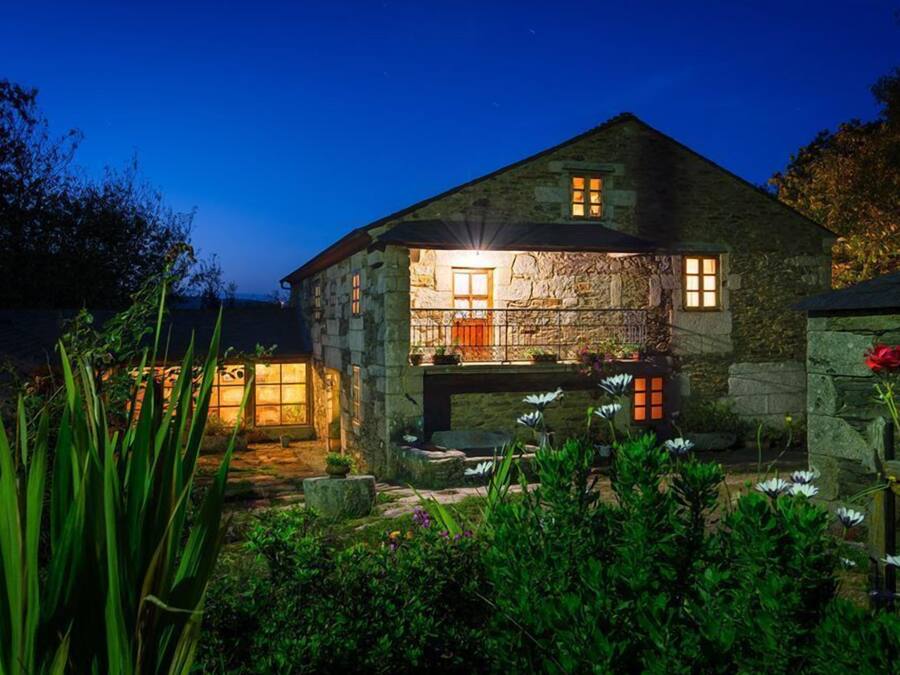 Fassade der Unterkunft – Abend/Nacht