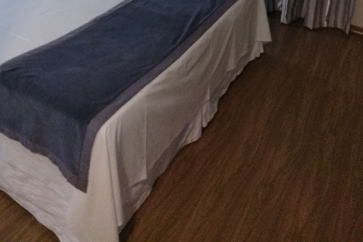 Premium Room, 1 Double Bed, Non Smoking | Minibar, in-room safe, desk, blackout drapes
