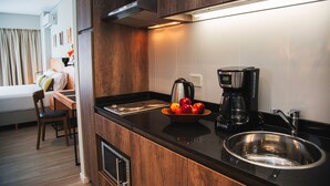 Family Studio, 1 Queen Bed with Sofa bed | Private kitchen | Coffee/tea maker, full-size fridge, microwave, stovetop - ARC Abasto Studios (Buenos Aires)