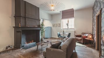 Standard Suite (Agate) | Living area | Heated floors