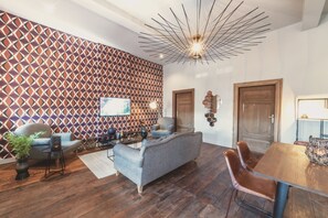 Standard Suite (Vintage) | In-room safe, blackout drapes, free WiFi, bed sheets - Domaine Sur Les Sarts (Ohey)