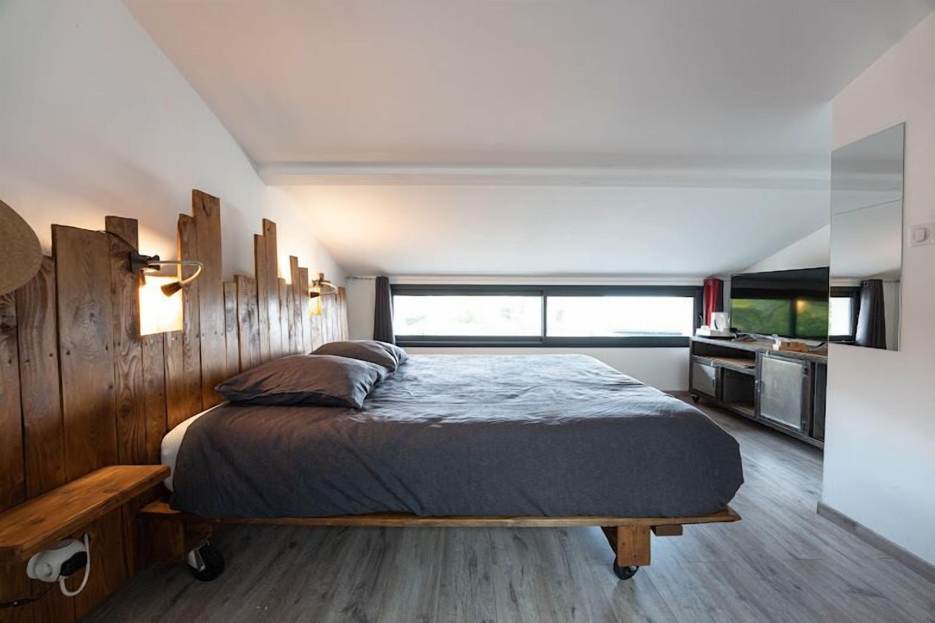 Chambre Canopée | Äänieristys, silitysrauta/-lauta, ilmainen Wi-Fi, vuodevaatteet