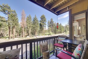 Property grounds - Quiet Condo w/ Great Views, 1/2 Mi to Eagle Lodge! (Mammoth Lakes)