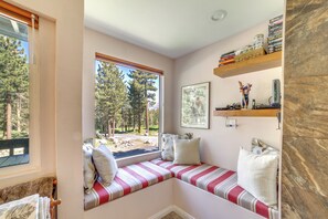 Interior - Quiet Condo w/ Great Views, 1/2 Mi to Eagle Lodge! (Mammoth Lakes)