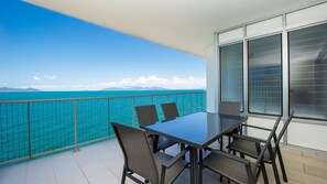 Outdoor dining - 1 Bright Point Apartment 5301 (Nelly Bay)