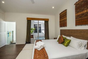 1 bedroom, Internet, bed sheets - Reflections Topaz Villa 3 (Picnic Bay)